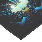 Leuchtende Augen Leuchtende blaue Kreatur Großer Tischläufer (Ecke)