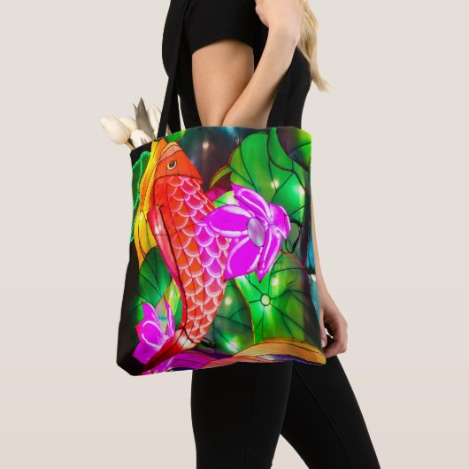Leuchtende Koi Tasche (Von Nahem)