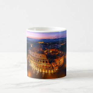 Leuchtende römische Colosseum-Nachtsansicht Kaffeetasse