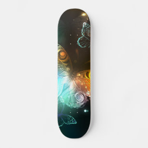 Leuchtende Schmetterlinge und Nachtschmetterlinge Skateboard