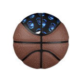 Leuchtende Unendlichkeit mit blauer Rose Mini Basketball (Rechts)