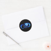 Leuchtende Unendlichkeit mit blauer Rose Runder Aufkleber (Umschlag)