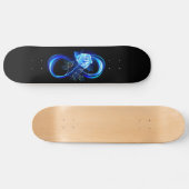 Leuchtende Unendlichkeit mit blauer Rose Skateboard (Horizontal)