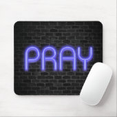 leuchtendes Neon PRAY-Schild auf Backstein Mousepad (Mit Mouse)
