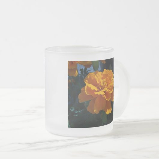 Leuchtorange-Ringelblume Mattglastasse (VorderseiteRechts)
