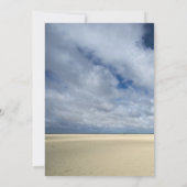 Leuchtturm am Strand Lässige Hochzeit Einladung (Rückseite)