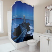 Leuchtturm an der Wand im Ozean in der Nacht Duschvorhang (Beispiel)