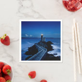 Leuchtturm an der Wand im Ozean in der Nacht Serviette (Beispiel)