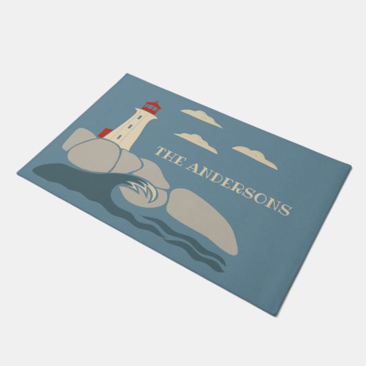 Leuchtturm an einer felsigen Küste Fußmatte (Schrägansicht)