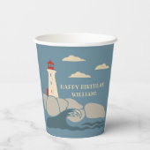 Leuchtturm an einer felsigen Küste Pappbecher (Rückseite)