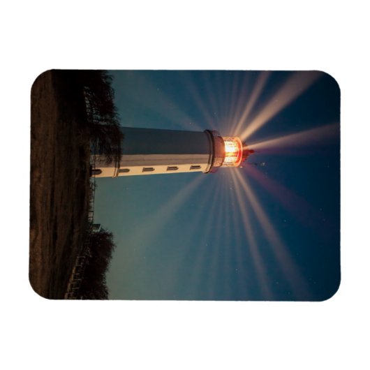 Leuchtturm auf einem Hügel Shinting at Night Magnet (Horizontal)