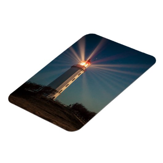Leuchtturm auf einem Hügel Shinting at Night Magnet (Linke Seite)