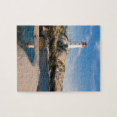 Leuchtturm auf Felsen mit Blick auf den Ozean Puzzle (Horizontal)