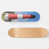 Leuchtturm auf Insel Pellworm im Sommer Skateboard (Horizontal)