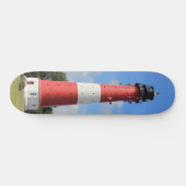 Leuchtturm auf Insel Pellworm im Sommer Skateboard (Horizontal)