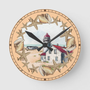 Leuchtturm aus Muscheln Runde Wanduhr
