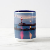 Leuchtturm bei Sonnenaufgang Tasse | Duluth, Leuch (Mittel)