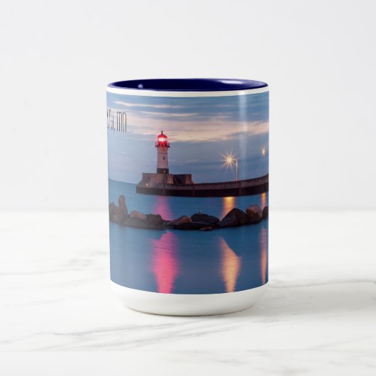 Leuchtturm bei Sonnenaufgang Tasse | Duluth, Leuch (Mittel)
