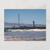 Leuchtturm & Boot Anfahrt zur Postkarte (Vorderseite)