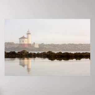 Leuchtturm Coquille River im Morgennebel Poster