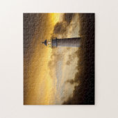 Leuchtturm, der unter drastischen Himmel glüht Puzzle (Vertikal)