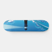 Leuchtturm im Jugendstil im Meer Skateboard (Horizontal)