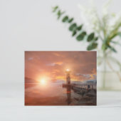 Leuchtturm im Sonnenuntergang Postkarte (Stehend Vorderseite)