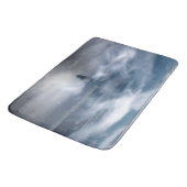 Leuchtturm im Sturm - Ostsee Badematte (Schrägansicht)