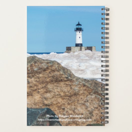 Leuchtturm Im Winter 2023 Planer - Duluth, MN (Rückseite)