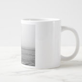 Leuchtturm in der Ferne Jumbo-Tasse (Rechts)