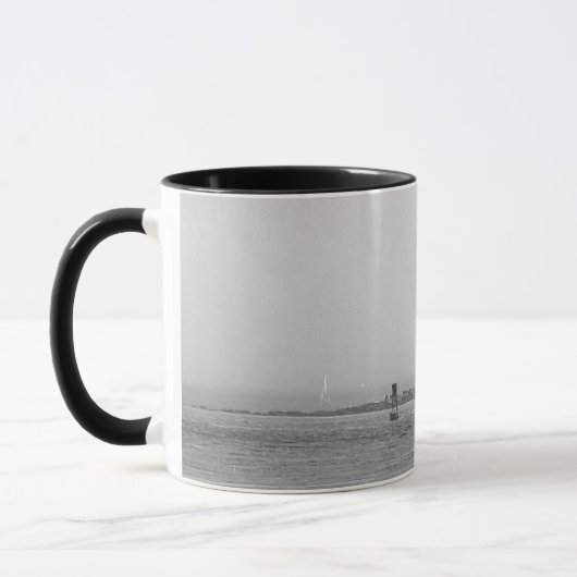 Leuchtturm in der Ferne Tasse (Links)