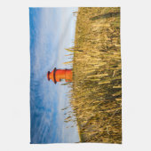 Leuchtturm in Stykisholmur, Island Geschirrtuch (Vertikal)