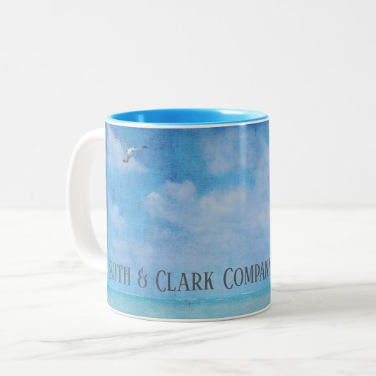 Leuchtturm mit Segelboot und Möwen mit Namen Zweifarbige Tasse (Vorderseite Links)