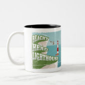 Leuchtturm mit Strandkopf Retroposter Zweifarbige Tasse (Links)