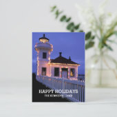 Leuchtturm mit Weihnachtslichtern Feiertagspostkarte (Stehend Vorderseite)