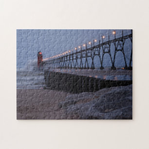Leuchtturm-Pier am Nachtpuzzlespiel Puzzle