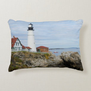 Leuchtturm Portland Headlight an felsiger Küste Dekokissen