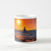 Leuchtturm-Sonnenuntergang Kaffeetasse (Mittel)