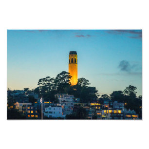 Leuchtturm über der Bucht Fotodruck