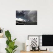 Leuchtturm und Sturmwolken Poster (Heimbüro)