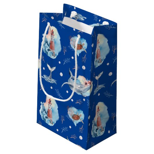 Leuchtturm Whale Deep Blue Kleine Geschenktüte (Rückseite Schrägansicht)