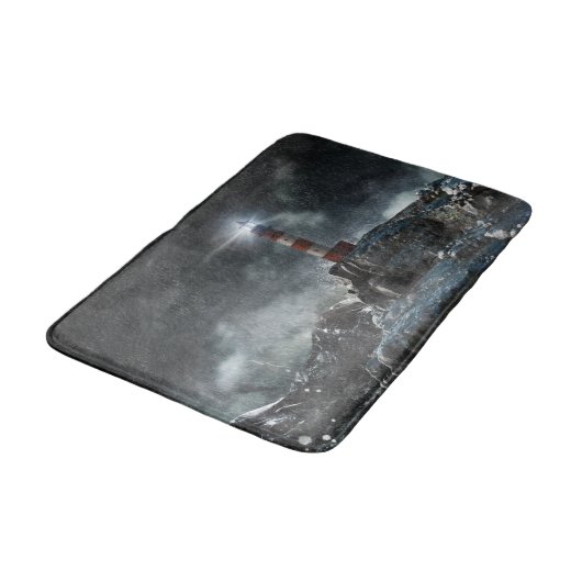 Leuchttürme | Leuchtturm im Sturm Badematte (Schrägansicht)