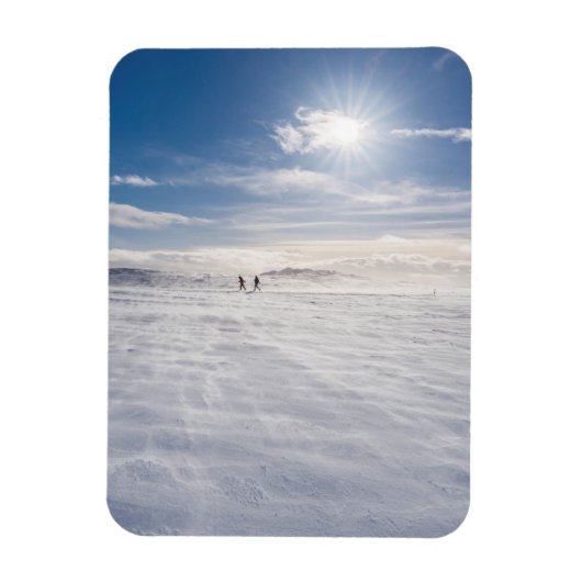 Leute, die über Schnee gehen, Island Magnet (Vertikal)