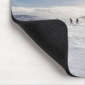 Leute, die über Schnee gehen, Island Mousepad (Ecke)