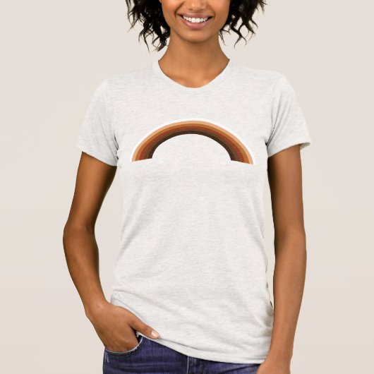 Leute mit farbigem Pride-T - Shirt (Vorderseite)