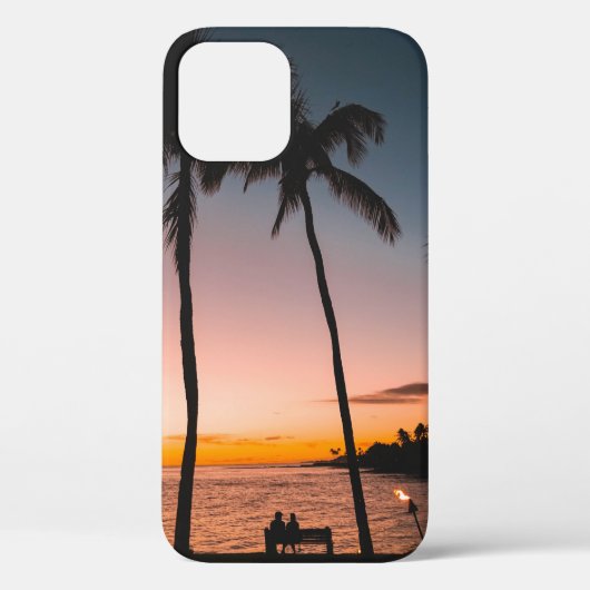 Leute sitzen am Strand in der Nähe des Meeres Case-Mate iPhone Hülle (Rückseite)