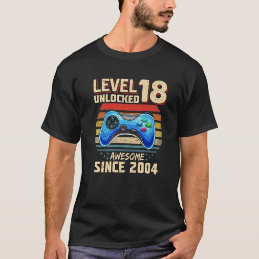Level 18 Unlocked Awesome 2004 Video Gamer 18Th Bi T-Shirt (Vorderseite)
