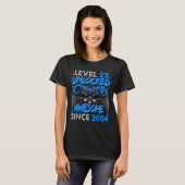 Level 22 Unlocked Awesome Since 2004 22nd Birthday T-Shirt (Vorne ganz)