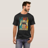 Level 22 Unlocks Videospiel 22 Geburtstag T-Shirt (Vorne ganz)