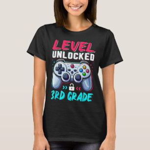 Level 3. Klasse freigeschaltet Zurück zur Schule T T-Shirt